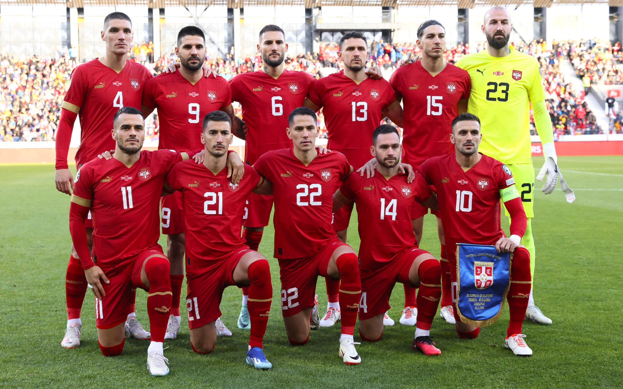  Gudelj, en el once de la selección de Serbia.