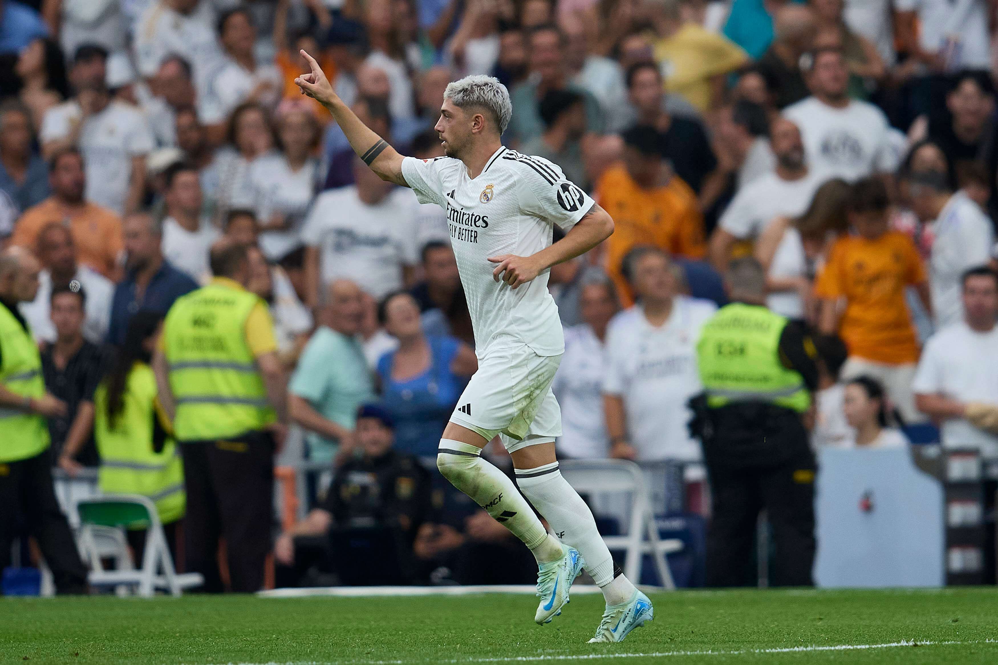 Fede Valverde celebra su gol en el Real Madrid-Valladolid.