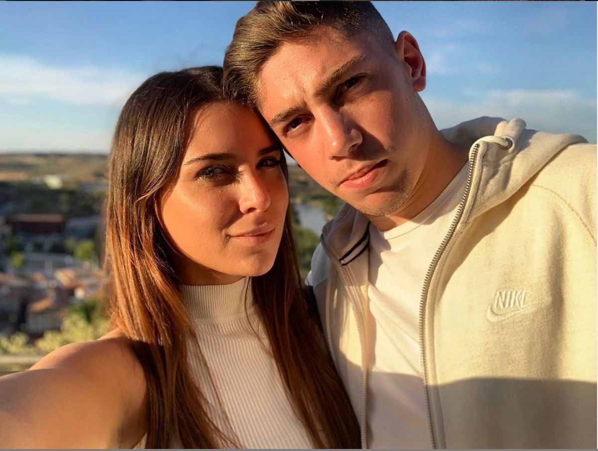  Fede Valverde y su pareja Mina Bonino.