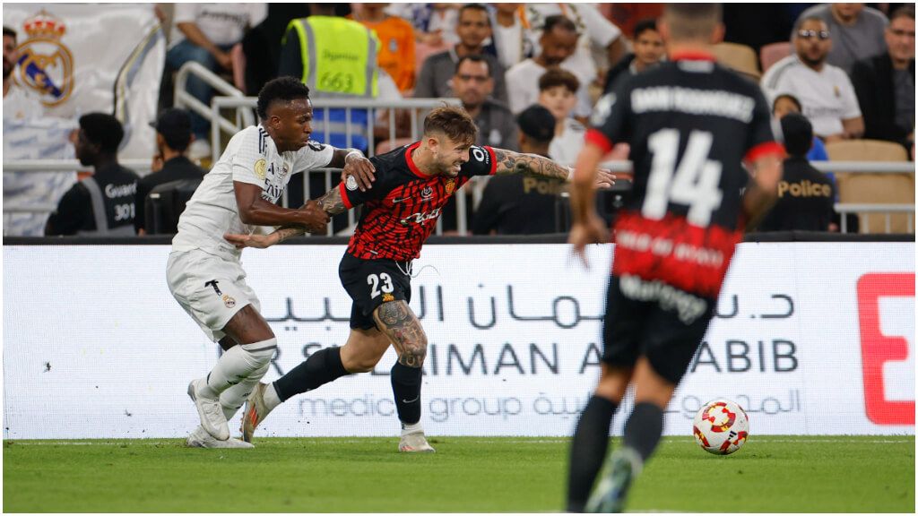  Vinicius jr y Pablo Maffeo, durante el Real Madrid - Mallorca (foto: EFE).