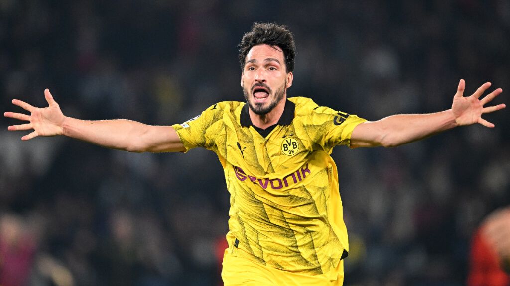 Matt Hummels celebra el gol de la victoria ante el PSG (Europa Press)