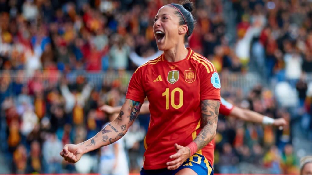 Jenni Hermoso, en un partido con España