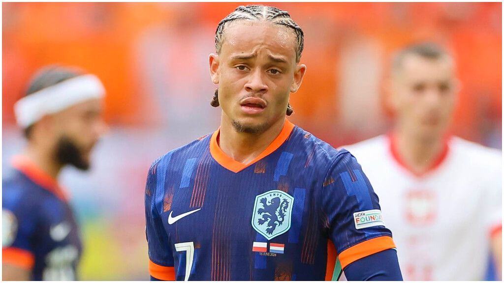  Xavi Simons frente a Polonia en la Eurocopa (Cordon Press)