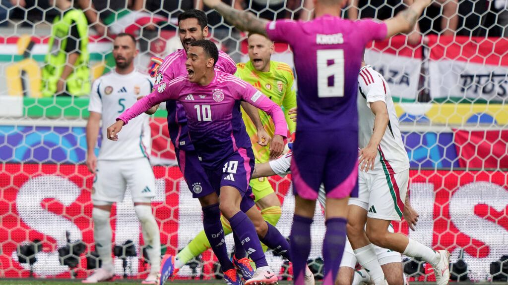 Jamal Musiala celebra el gol que ponía por delante a Alemania sobre Hungría (foto: Cordon Press).