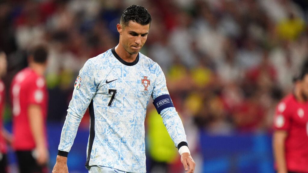  Cristiano Ronaldo ante Georgia (Cordon Press)