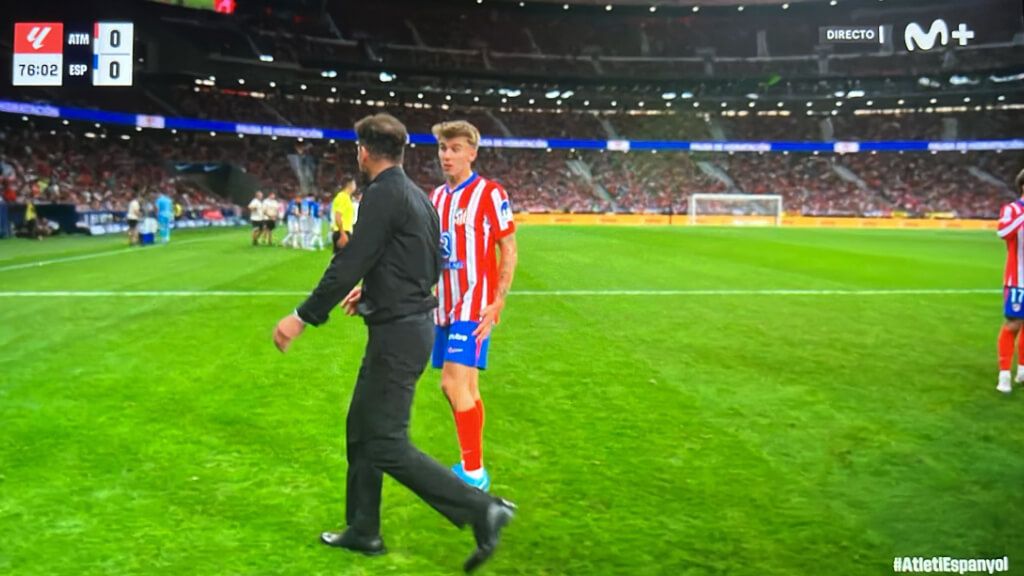 Simeone con Pablo Barrios