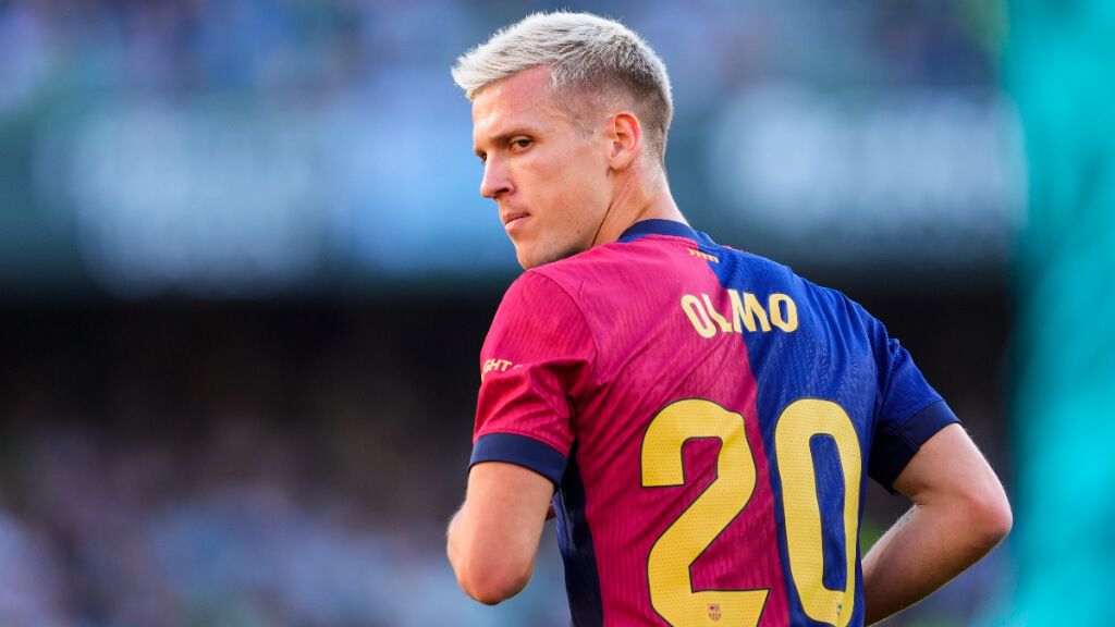  Dani Olmo jugando con el FC Barcelona (Cordon Press)