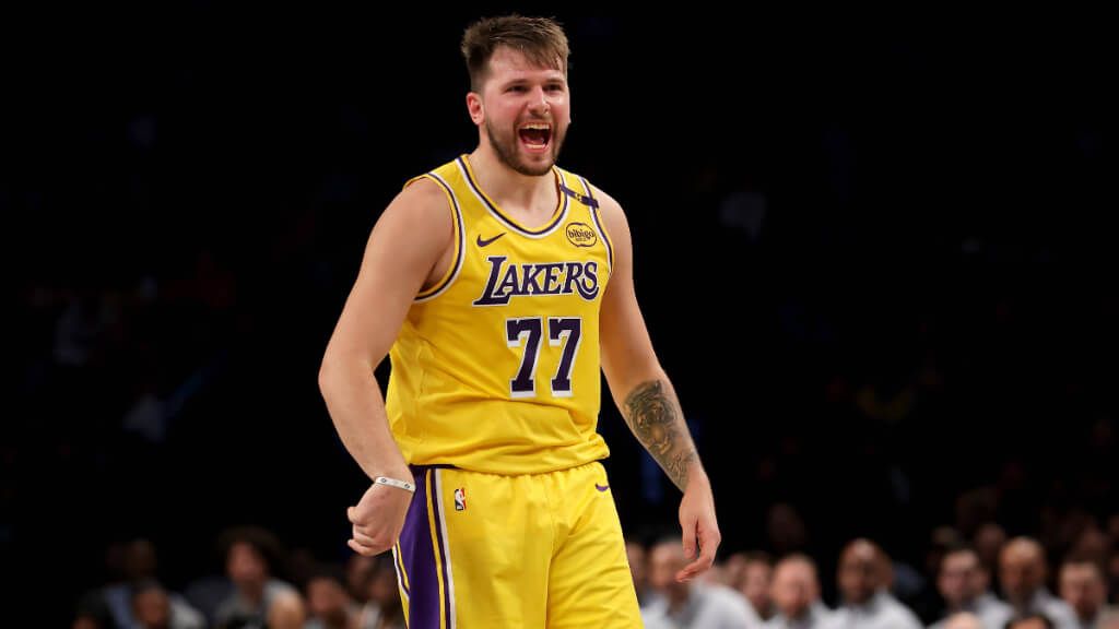  Luka Doncic en el partido contra los Nets (Cordon Press)