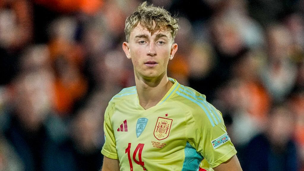 Dean Huijsen en el debut con España (Cordon Press)