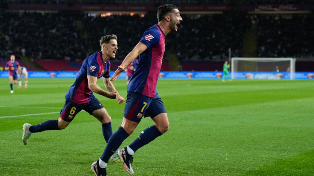  Ferran Torres celebrando su gol ante Osasuna