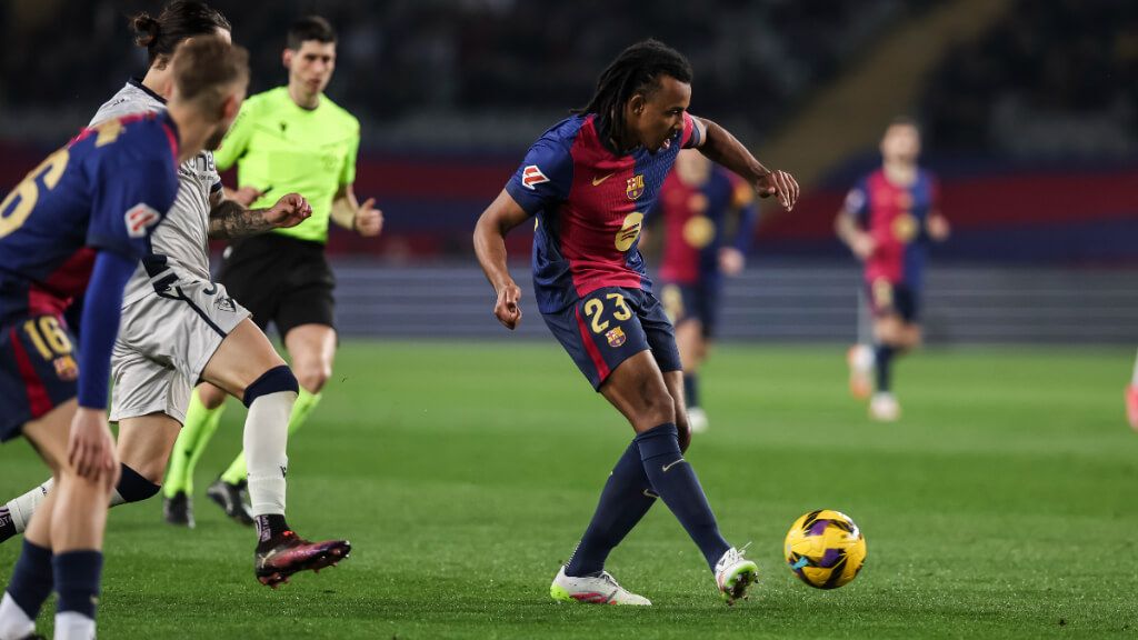  Koundé ante el Osasuna (Europa Press)