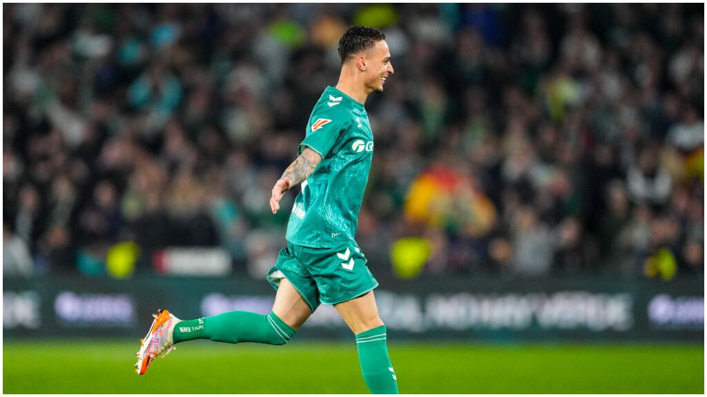  Antony celebrando un gol con el Real Betis.