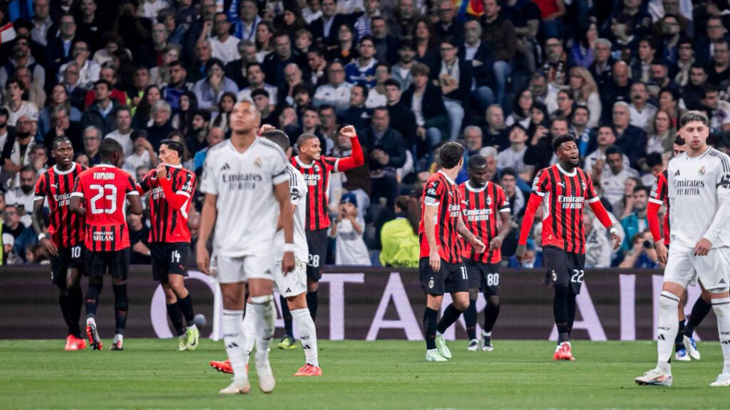 Los jugadores del Milan celebran un gol en el Bernabéu