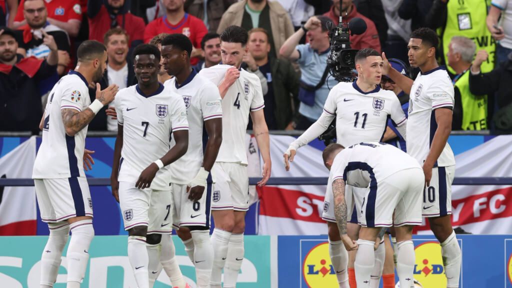 La Selección de Inglaterra celebra el gol de Jude Bellingham ante Serbia en la Eurocopa (Cordon Press)
