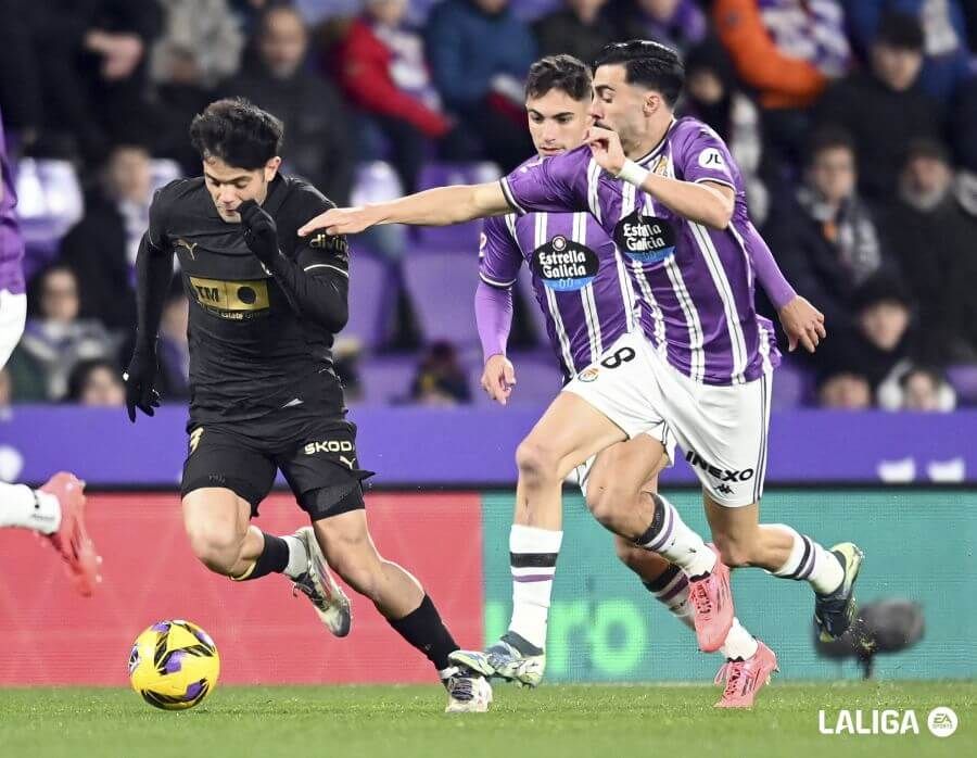  Fran Pérez, ante el Real Valladolid.
