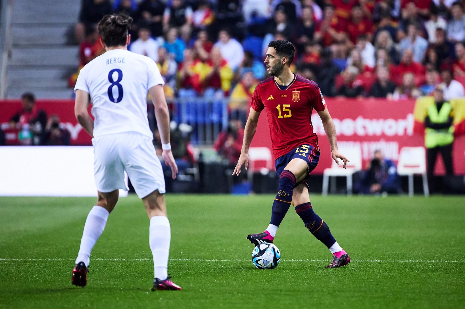Mikel Merino, en el España - Noruega.