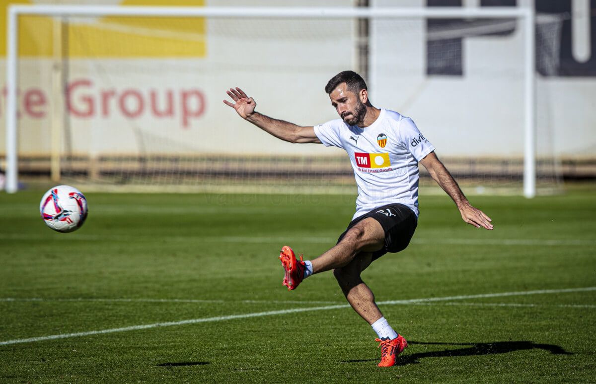  Gayà no saldrá en el once titular pero tendrá minutos