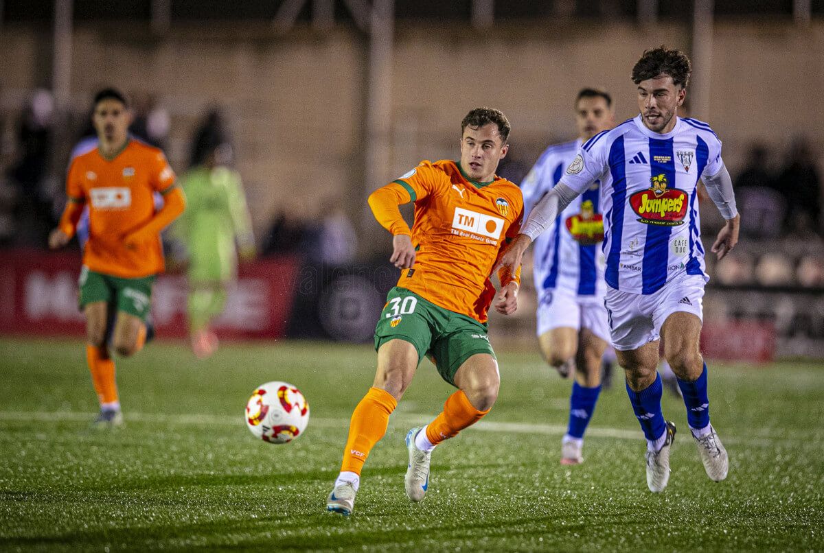 Germán Valera, ante la SD Ejea.