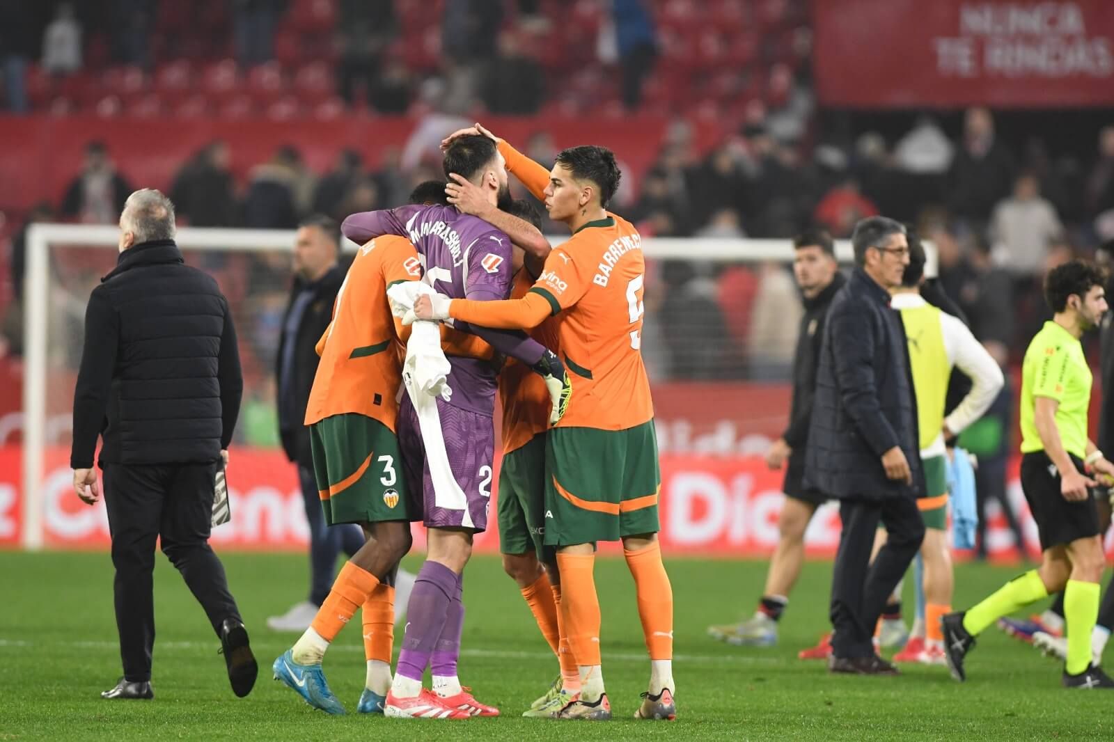  Giorgi Mamardashvili, ante el Sevilla FC, partido con el que se cierra la primera vuelta.