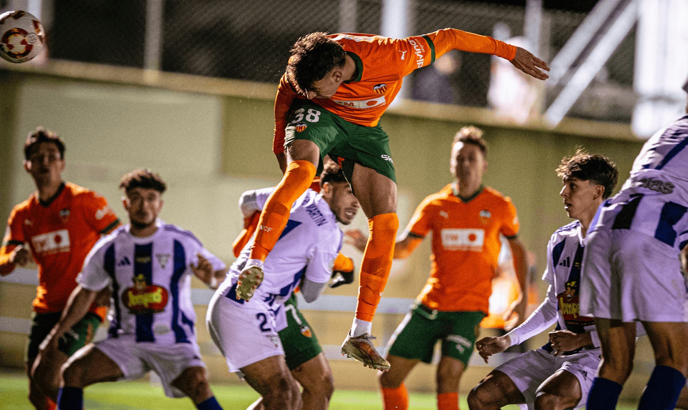  Gol de Iker Córdoba en el Ejea-Valencia.