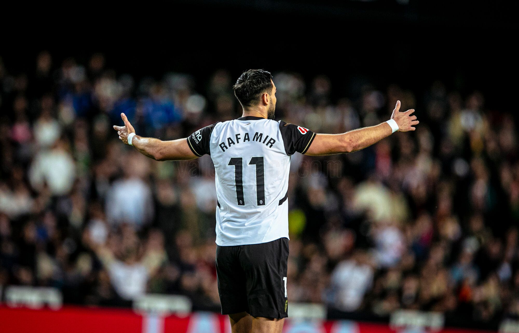 Gol de Rafa Mir ante el Rayo Vallecano.