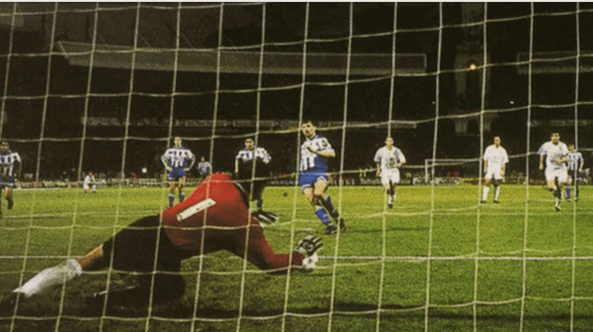  González paró el penalti a Djukic