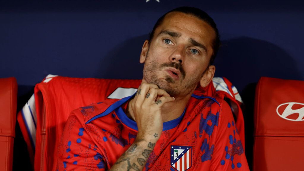  Antoine Griezmann en el banquillo del Atlético de Madrid (Fuente: EFE)