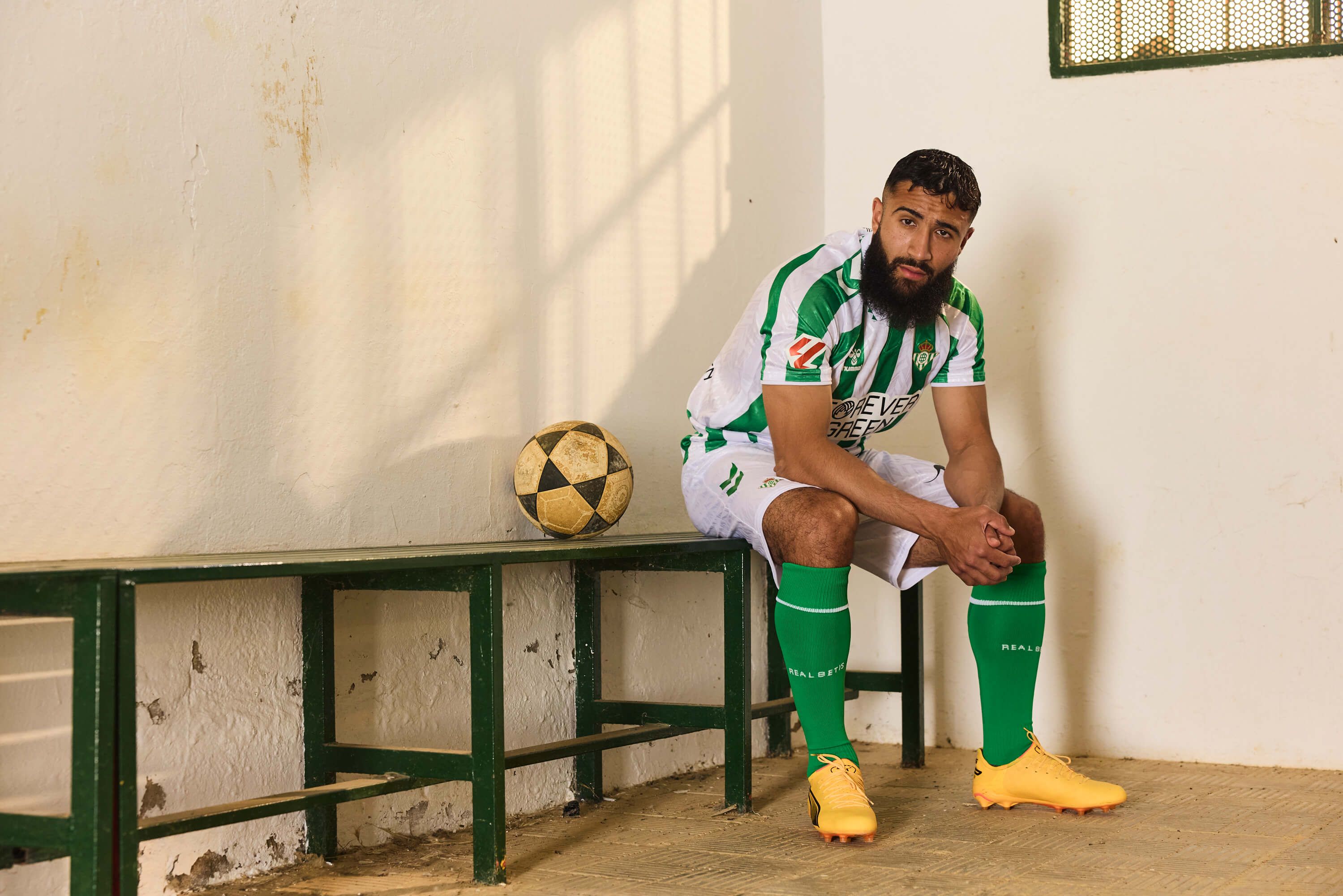 Nabil Fekir, con la nueva camiseta del Betis.