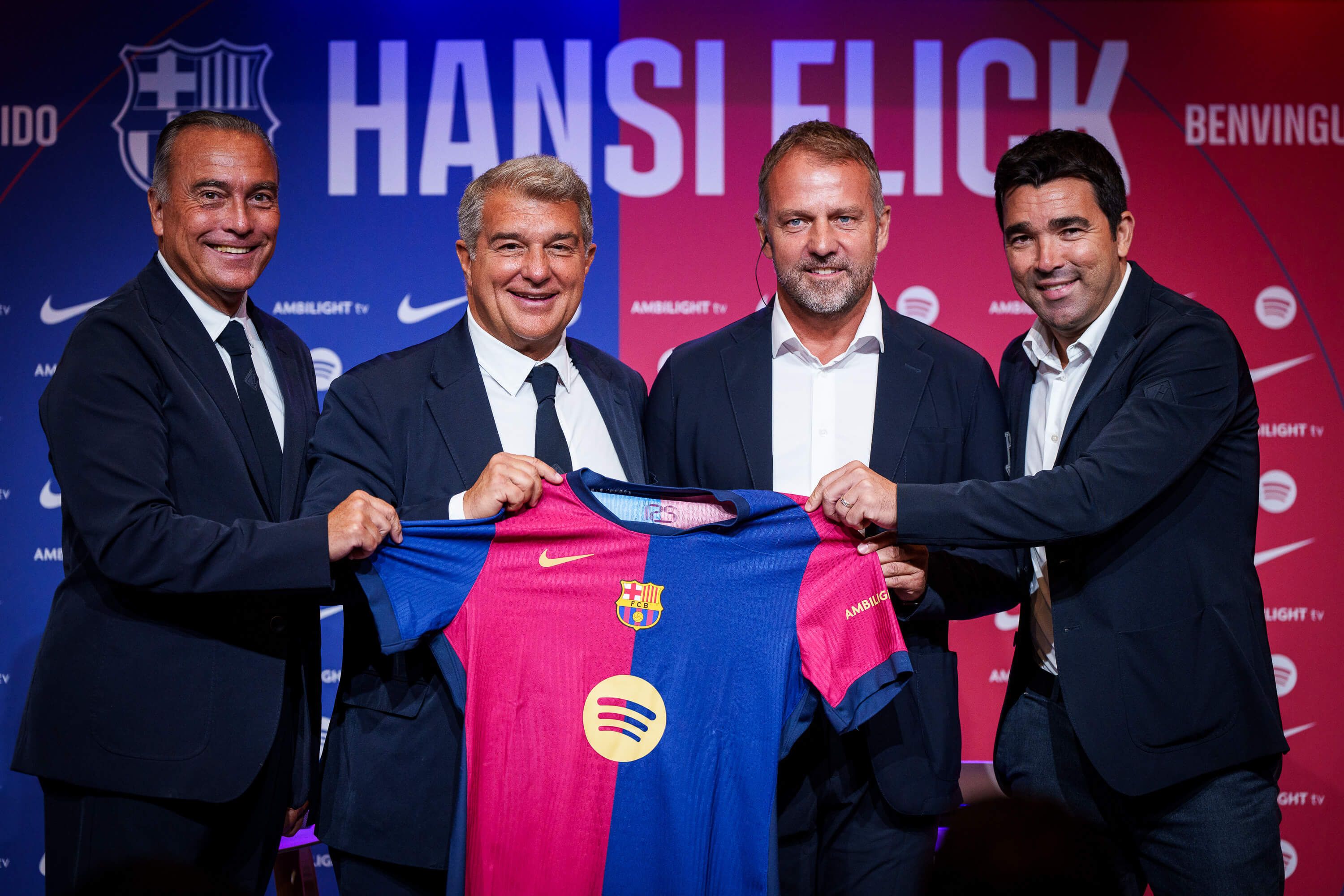  Presentación de Hansi Flick con Rafa Yuste, Joan Laporta y Deco.