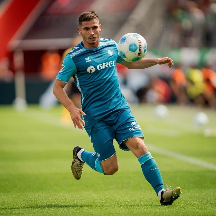  Romain Perraud, jugador del Real Betis (foto: RBB).