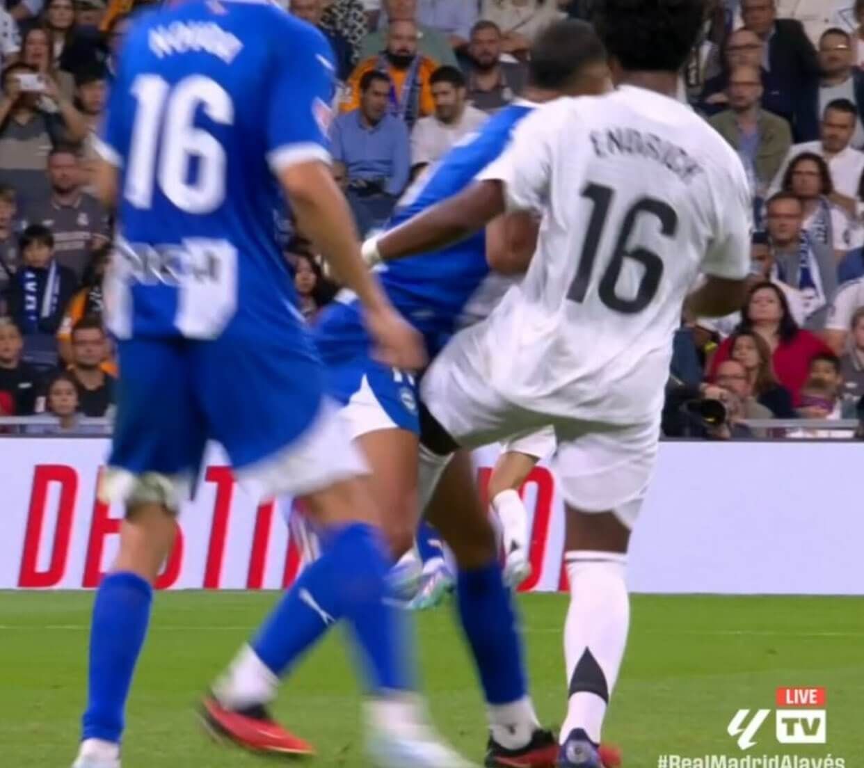  La patada de Endrick a Mouriño (LaLiga)