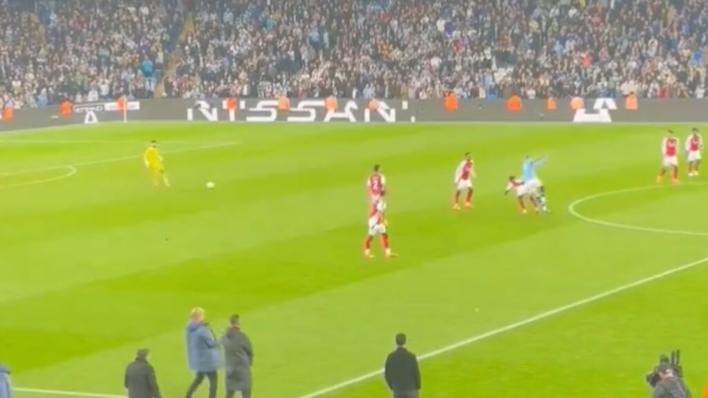  Haaland se lleva puesto a Thomas Partey (redes sociales)