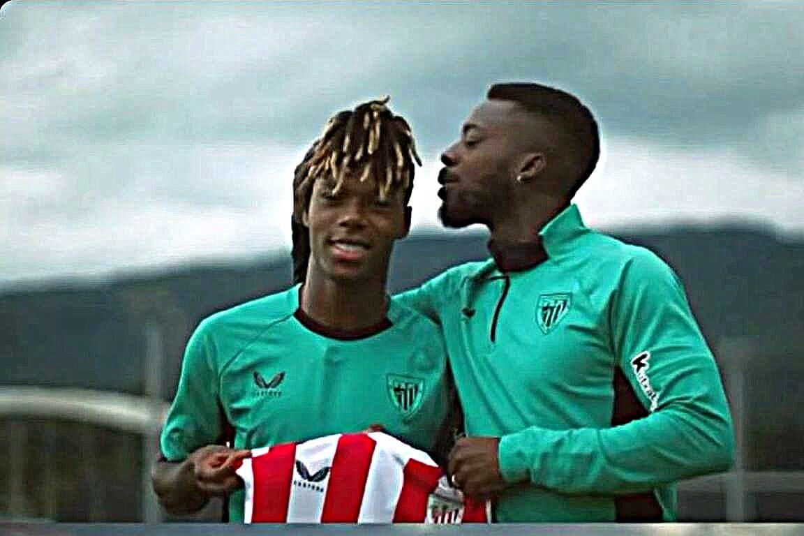  Beso de Iñaki Williams a su hermano Nico en Lezama.