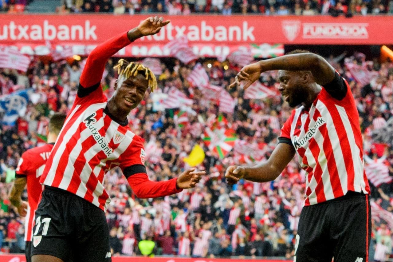  Celebración de los hermanos Iñaki y Nico Williams en un derbi ante la Real Sociedad ganado en San Mamés.