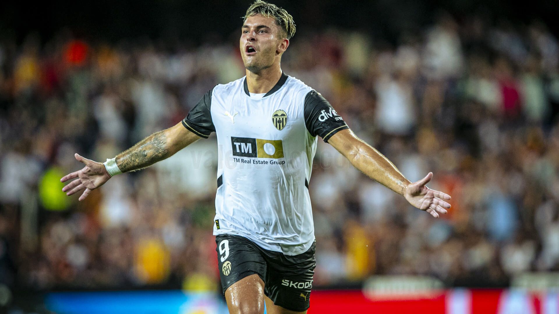  Hugo Duro ante el Barcelona