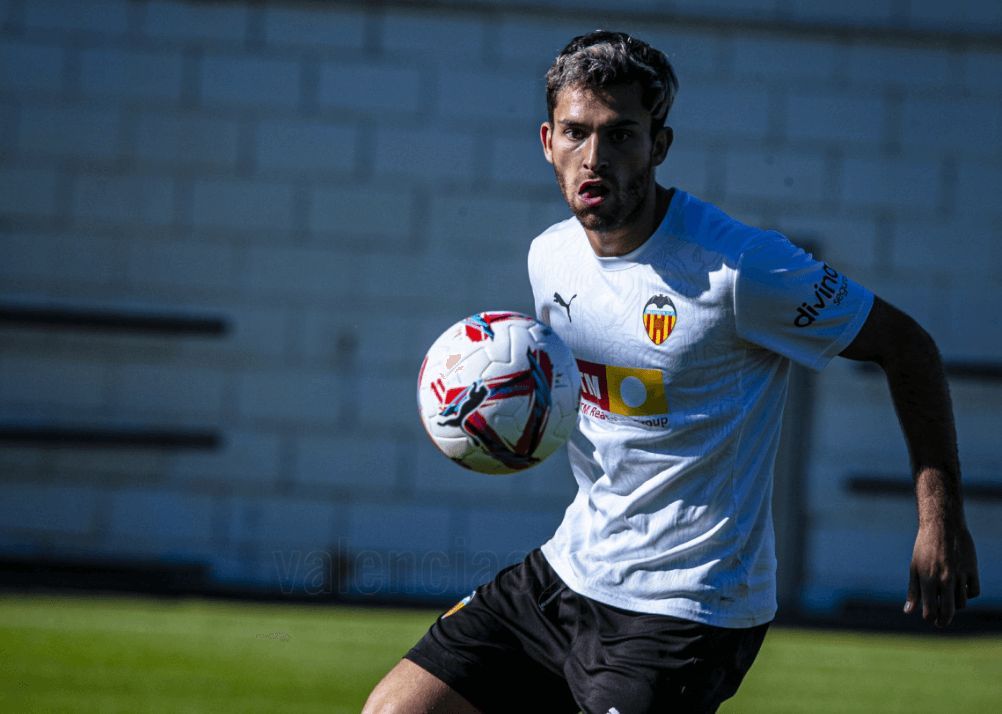  Hugo Duro apunta al once titular