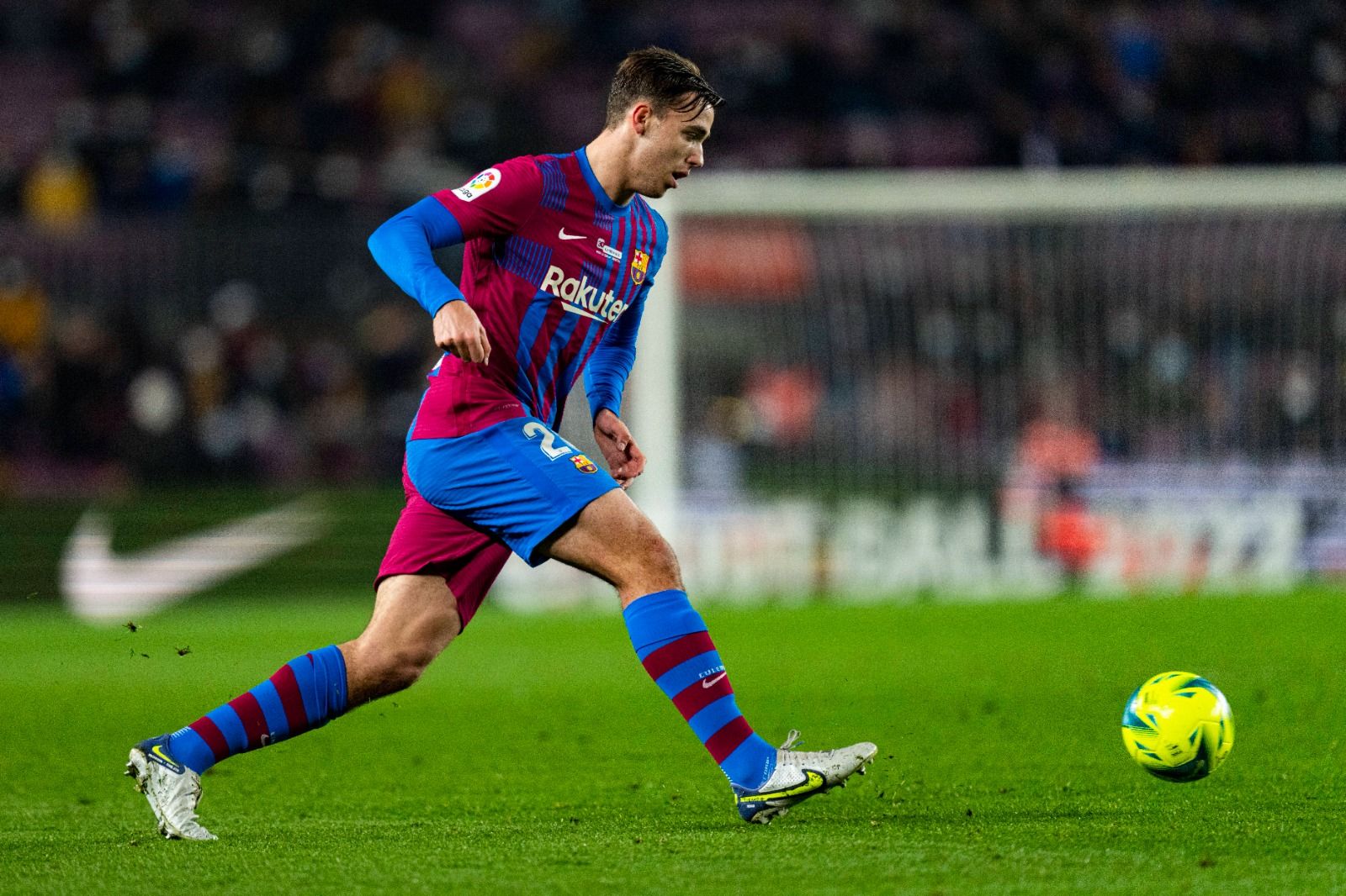 Nico González, con la camiseta del Barcelona. Fuente: Cordon Press.