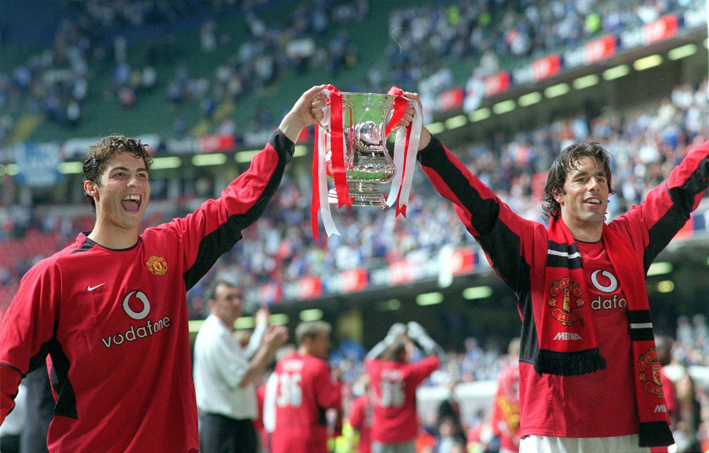  Cristiano Ronaldo junto a Ruud Van Nistelrooy en el Manchester United (Cordon Press)