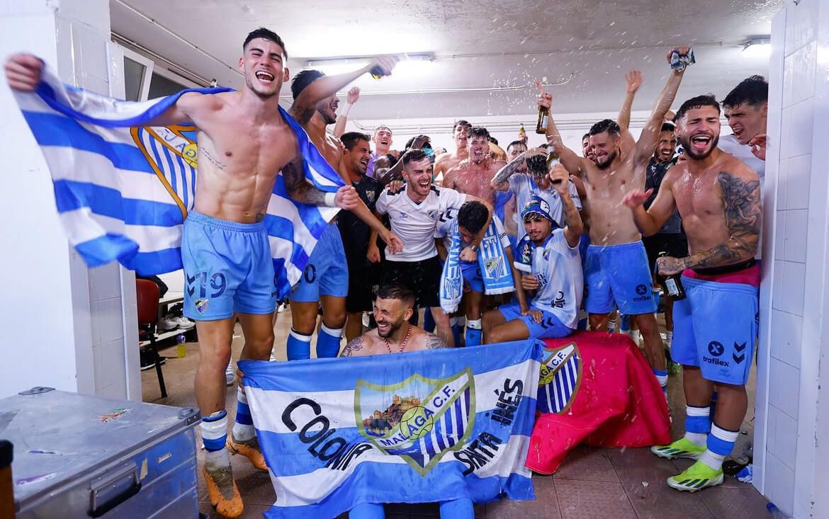  Celebración de ascenso en Tarragona, con Roberto en pleno éxtasis. (MCF)