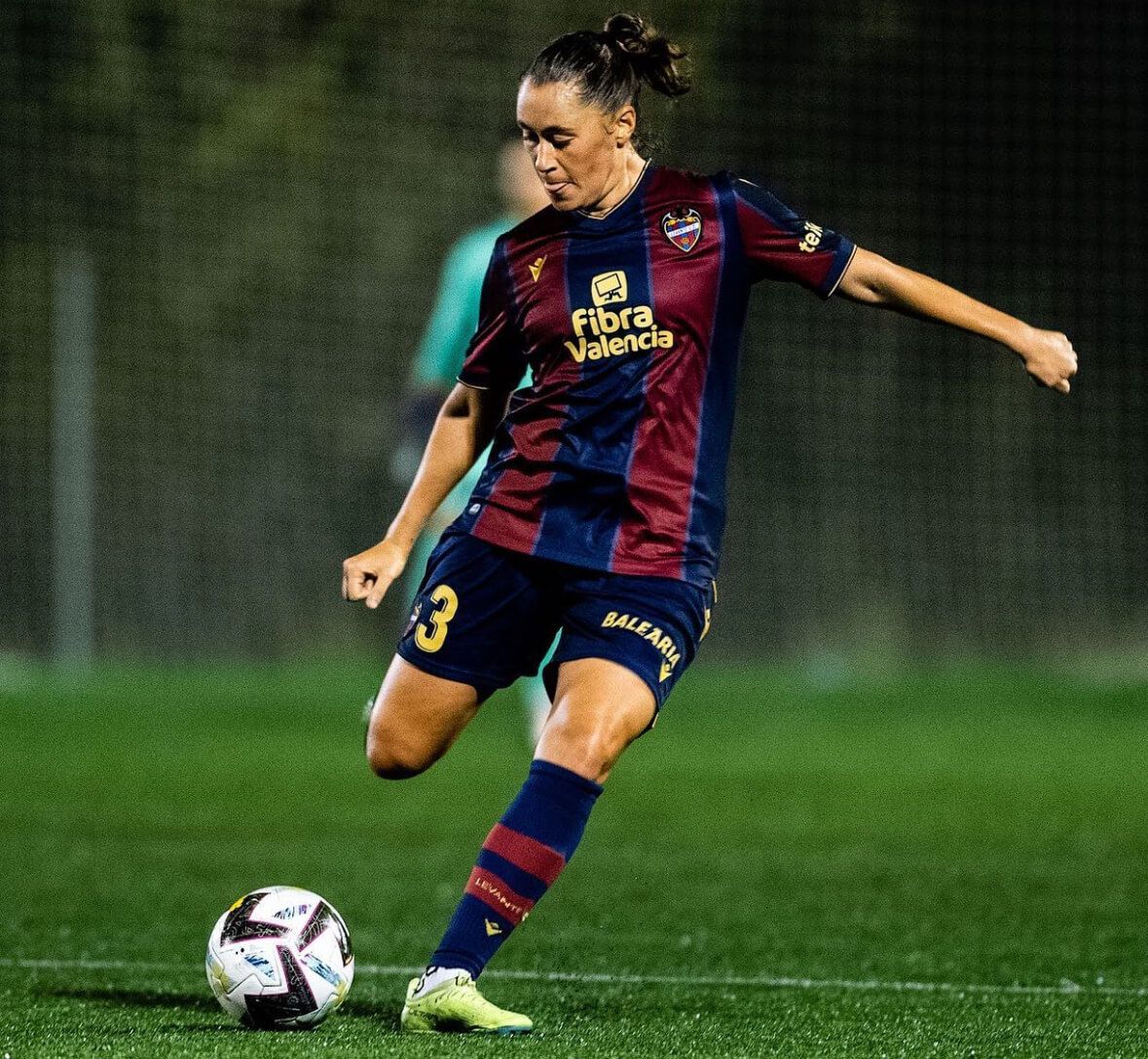 Núria Mendoza ha completado tres temporadas en el Levante siendo un valor seguro.