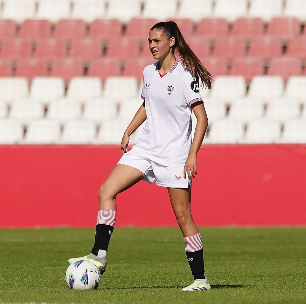  Teresa Mérida disputó la pasada temporada 22 partidos con el '4' del Sevilla.