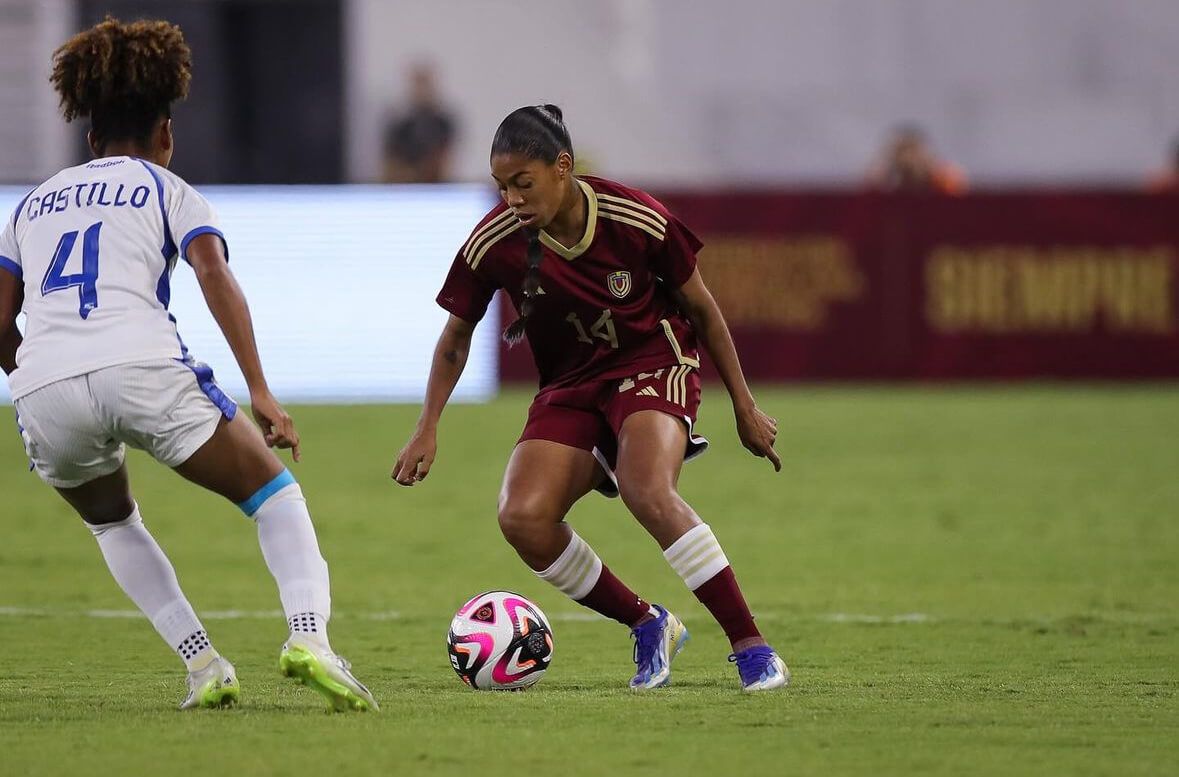  Raiderlin es internacional con Venezuela y disputó la Copa América de 2022.