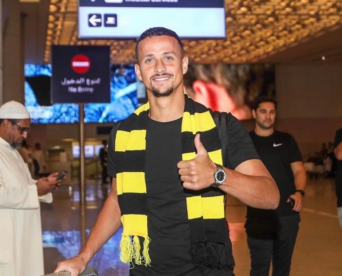 Luiz Felipe, cuando firmó por el Al-Ittihad.