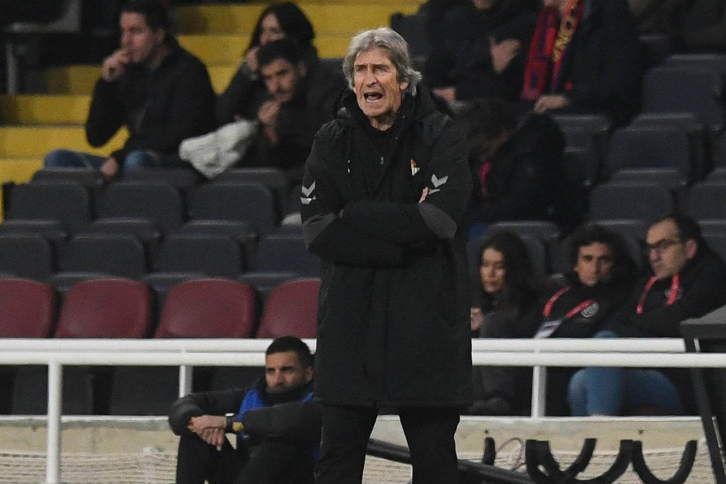  Manuel Pellegrini, durante el Barcelona-Betis (foto: Cordón Press).