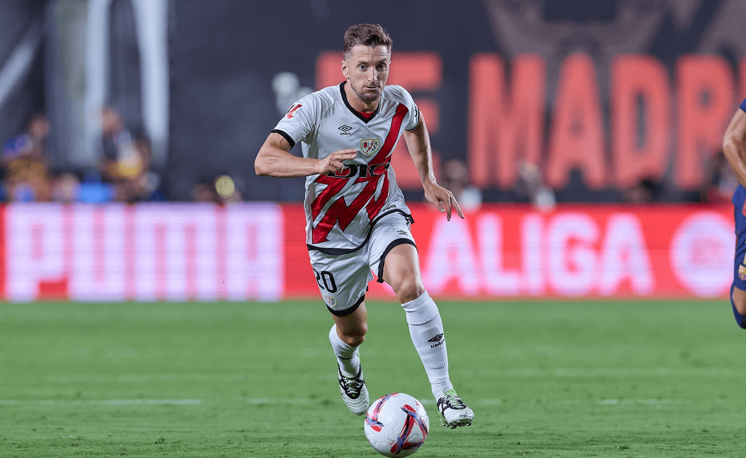 Ivan Balliu, con el Rayo Vallecano (Foto: Cordon Press).