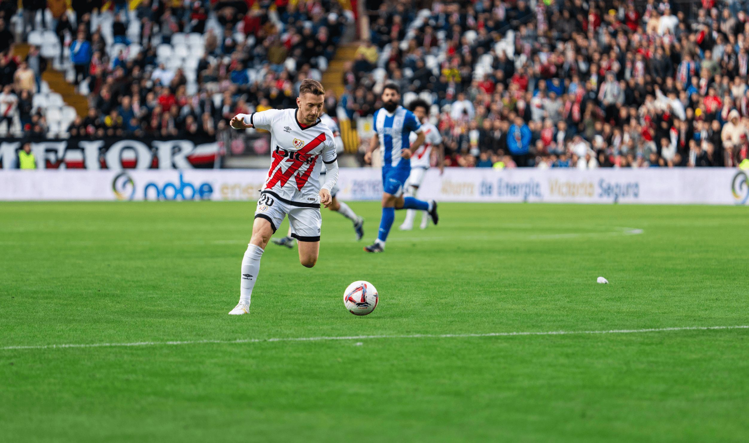 Ivan Balliu, con el Rayo Vallecano.