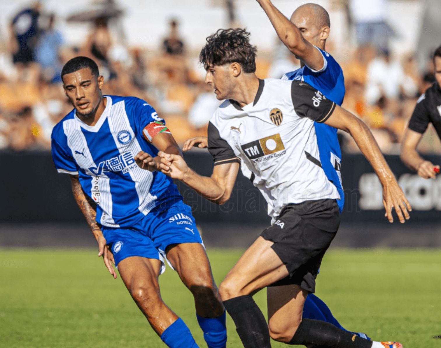  Javi Guerra en el Valencia-Alavés