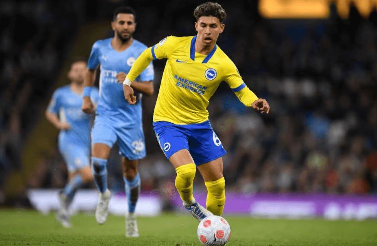 Jeremy Sarmiento, con el Brighton ante el Manchester City (Foto: AFP).