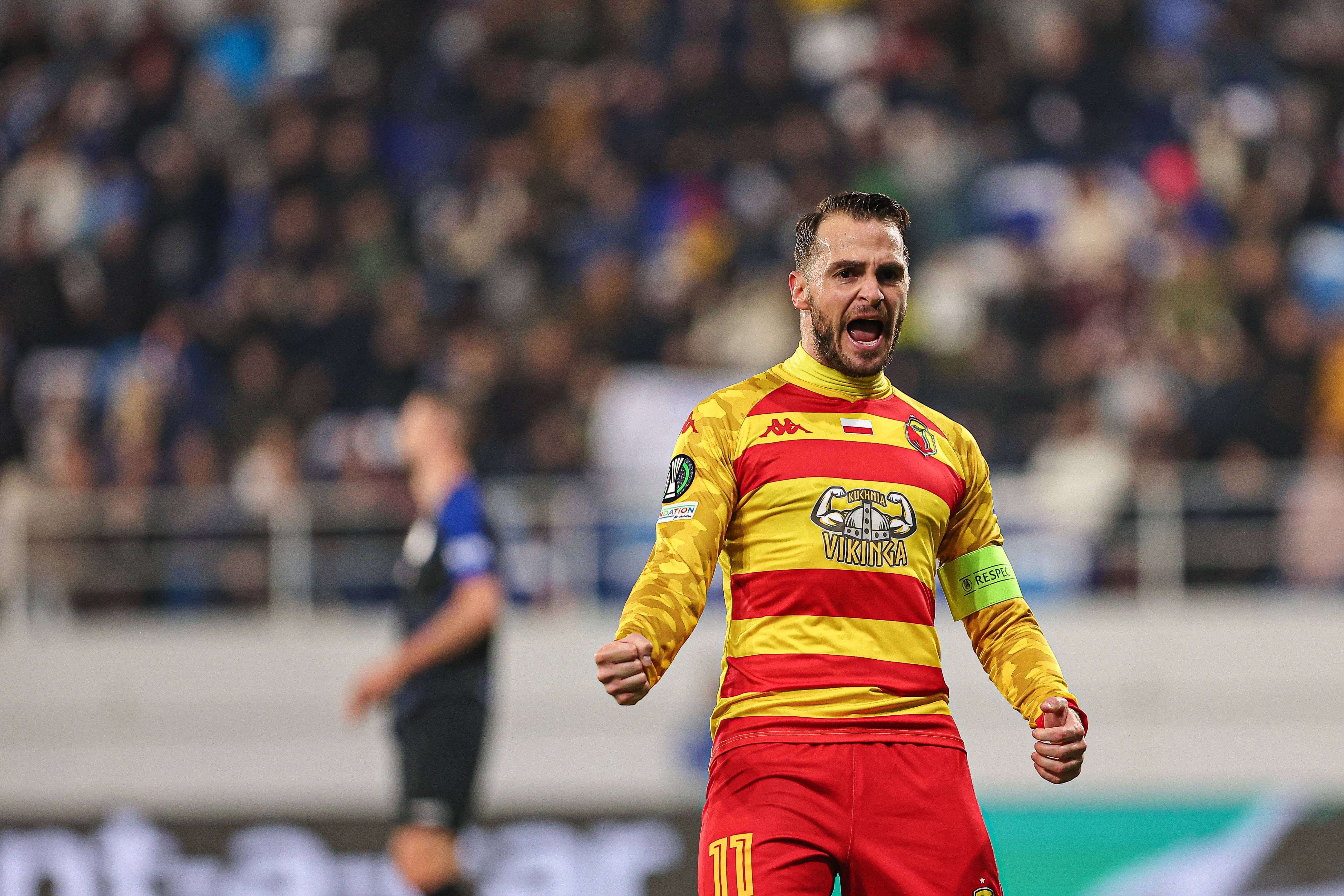  Jesús Imaz celebra uno de sus goles en el TSC-Jagiellonia Bialystok.