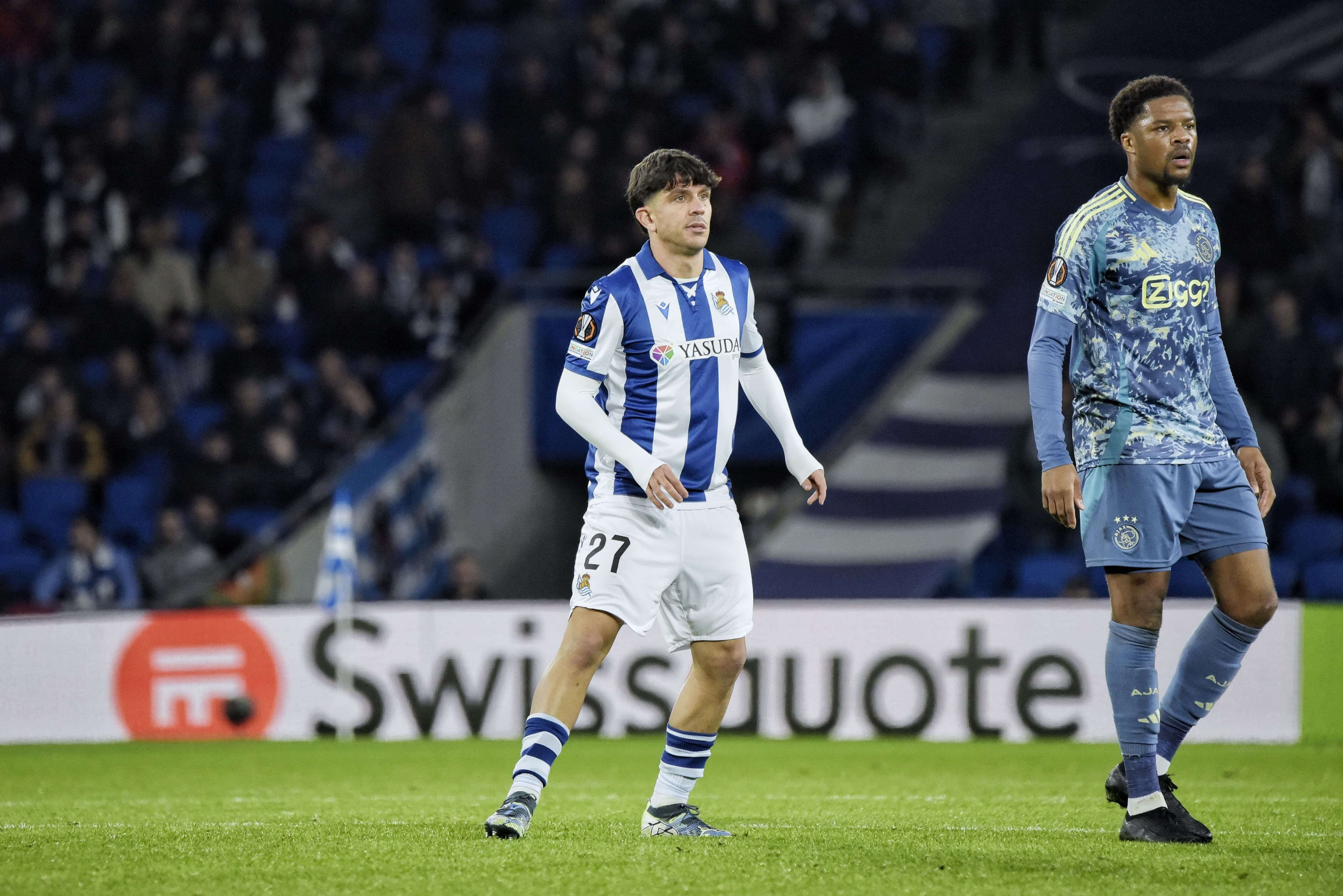 Jon Aramburu en el partido Real Sociedad-Ajax.